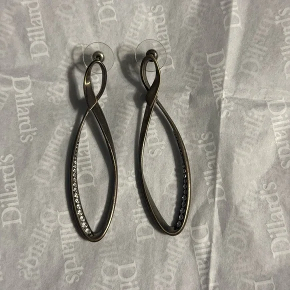 Kendra Scott Earrings - Picture 1 of 3